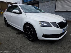 191 SKODA OCTAVIA New NCT Warranty AS NEW CAR - Image 3