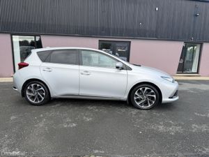 Toyota Auris 1.6 D-4D DESIGN 110BHP 5DR D - Image 3