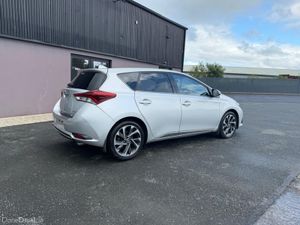 Toyota Auris 1.6 D-4D DESIGN 110BHP 5DR D - Image 4