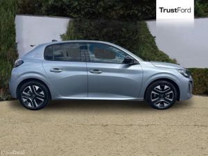 Peugeot 208 1.2 PureTech 100 Allure 5dr - PARKING - Image 3