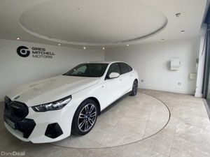 BMW i5 250kW eDrive40 M Sport 84kWh 4dr Auto - Image 3