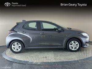 Toyota Yaris HYBRID LUNA - Image 3