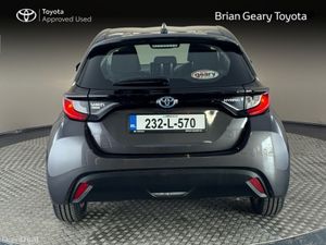 Toyota Yaris HYBRID LUNA - Image 4