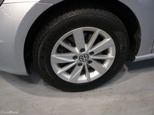 Volkswagen Golf Automatic Trendline 1.2L petrol Ha - Image 3