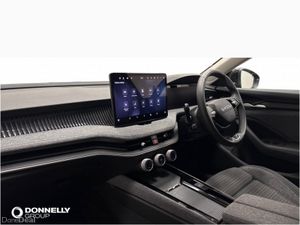 Skoda SUPERB Diesel Estate SE Technology - Image 2