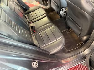 192 Mercedes-Benz E-Class E 220 D AVANTGARDE ESTAT - Image 4