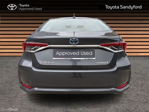 Toyota Corolla HYBRID LUNA AUTO SALOON // TOYOTA S - Image 4