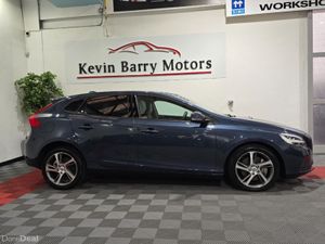 Volvo V40 2.0 D4 MOMENTUM 190BHP AUTOMATIC **ADAPT - Image 4