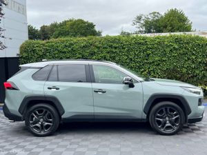 Toyota RAV4 ADVENTURE 2.5 HYBRID AUTO // 19" ALLOY - Image 2