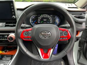 Toyota RAV4 ADVENTURE 2.5 HYBRID AUTO // 19" ALLOY - Image 4