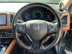 Honda Vezel 1.5 HYBRID AUTO // HALF LEATHER HEATED - Image 4