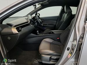 Toyota C-HR Sol Hybrid 1.8 *Call Andrew 0862617858 - Image 4