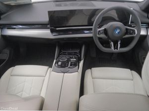 BMW 5-Series 530e M Sport Saloon - Image 4