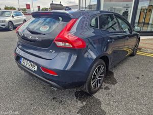 Volvo V40 D3 MOM ED 5DR Auto - Image 3