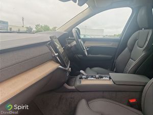 Volvo XC90 T8 Plus Plug In Hybrid - Image 4