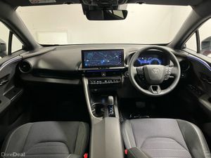Toyota C-HR Sol 1.8 Hybrid - Reversing Camera - Am - Image 3