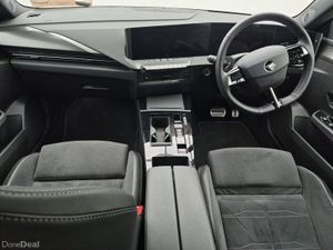 Opel Astra GS 1.2 Turbo 130PS 8 Speed Auto - Image 4