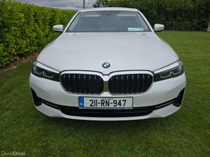 BMW 530E X Drive Nice Colour white pearl - Image 2