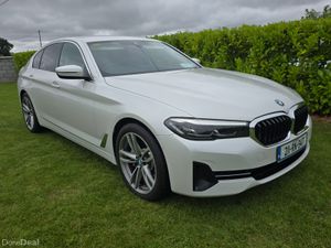 BMW 530E X Drive Nice Colour white pearl - Image 4