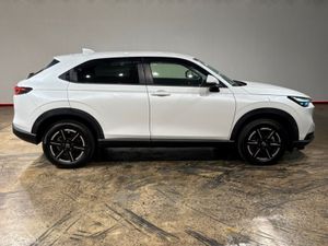 Honda Vezel 1.5 HYBRID AUTOMATIC - FACTORY ALLOYS - Image 3