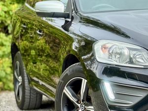 2017 Volvo XC60 D4 R-Design SE 190HP Automatic - Image 4