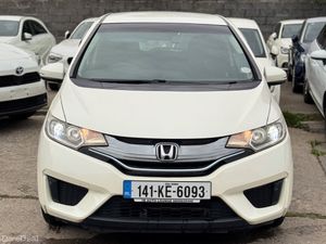 HONDA FIT 1.5 Hybrid Auto 2014 77000 KM 2 keys - Image 2
