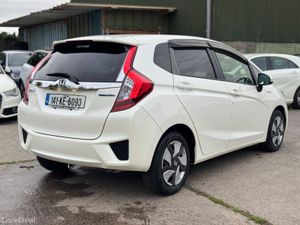 HONDA FIT 1.5 Hybrid Auto 2014 77000 KM 2 keys - Image 4