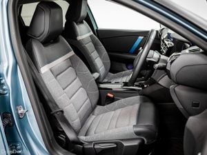 Citroen C4 ë-C4 C-Series Edition 50kWh 135HP - Image 3