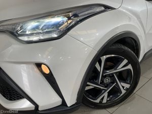 Toyota C-HR HYBRID SPORT 4DR AUTO FULL SERVICE HIS - Image 4