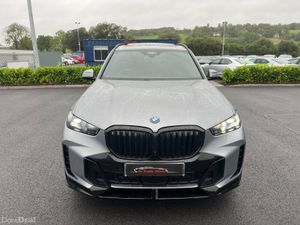 2025 BMW X5 XDrive 50E M Sport PHEV PAN ROOF - Image 3