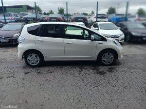 2012 Honda Fit  Hybrid Automatic/ Car Play - Image 4