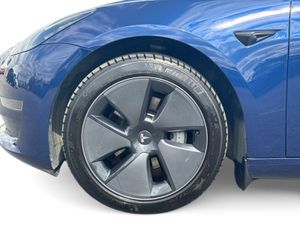 Tesla Model 3 LONG RANGE AWD - Image 4