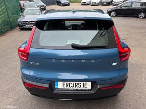 Volvo XC40 232 T4 RECHARGE PHEV AUTO PLUS LOW KMS - Image 4