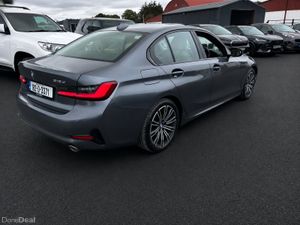 BMW 3-Series 2019 - Image 4