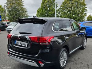 Mitsubishi Outlander 2019 only 32K miles - Image 2