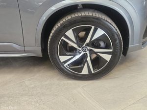 19 VOLVO XC90 T8 2.0 PETROL PLUG IN HYBRID - Image 4