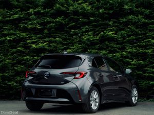 Toyota Corolla Sport Hybrid 2023 | Modern Hybrid - Image 3