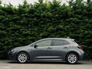 Toyota Corolla Sport Hybrid 2023 | Modern Hybrid - Image 2