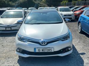 Toyota Auris BRICK LANE AUTOMATIC 1.8 PETROL HYBRI - Image 3
