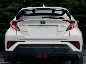 Toyota C-HR Hybrid 2017 | Stylish Hybrid SUV - Image 4