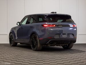 2025 Range Rover Sport P460e Dynamic SE *Pan Roof - Image 4