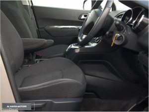 Peugeot 5008 ACTIVE FAMILY 1.6 HDI - Image 4