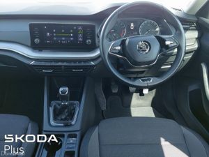 Skoda Octavia AMBITION 2.0TDI 115HP *KEYLESS START - Image 2