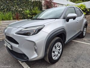 Toyota Yaris Cross 1.5 HYBRID / X SPEC / LOW MILEA - Image 2