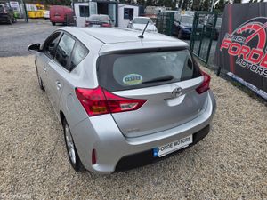 Toyota Auris Diesel Automatic 2013 - Image 3