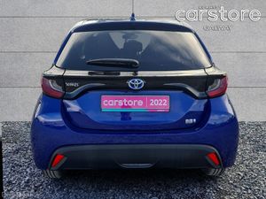Toyota Yaris Hybrid X - Image 4