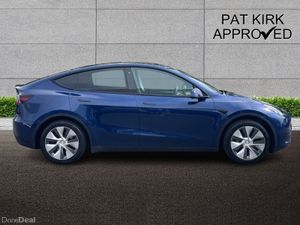 Tesla Model Y Hatchback - Image 3