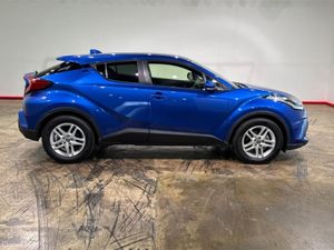 Toyota C-HR 1.8 HYBRID - ALLOY WHEELS - REVERSE CA - Image 3