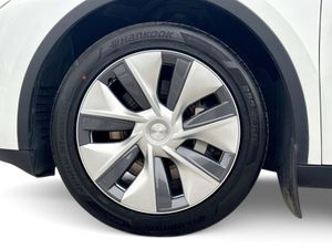 Tesla Model Y LONG RANGE AWD - Image 4