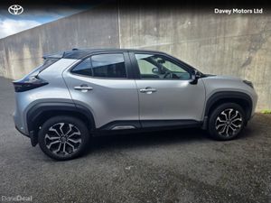 Toyota Yaris Cross YARIS CROSS LUNA SPORT - Image 3